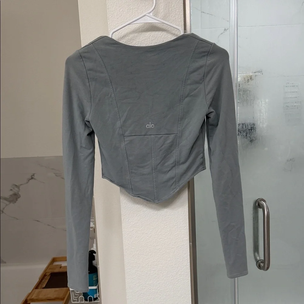 ALO Yoga Women's Gray Long Sleeve sculpt Top - Picture 2 of 3